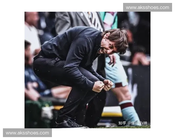 V神LOL新赛季全面解析 助力战队再攀高峰的游戏策略与心态调整 V神LOL新赛季全面解析 助力战队再攀高峰的游戏策略与心态调整